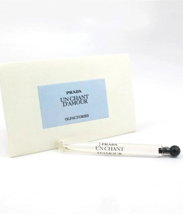 Prada Un Chant D’amour Olfactories mini 4ml 0.14 fl. o.z. échantillon de parfum officiel, Prada Un Chant D’amour Olfactories mini 4ml 0.14 fl. o.z. virallinen hajuvesinäyte, Prada Un Chant D’amour Olfactories mini 4ml 0.14 fl. o.z. oficjalna próbka perfum, Prada Un Chant D’amour Olfactories mini 4ml 0.14 fl. o.z. officiellt parfymprov, Prada Un Chant D’amour Olfactories mini 4ml 0.14 fl. o.z. officiel parfumeprøve